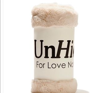 Unhide faux fur throw